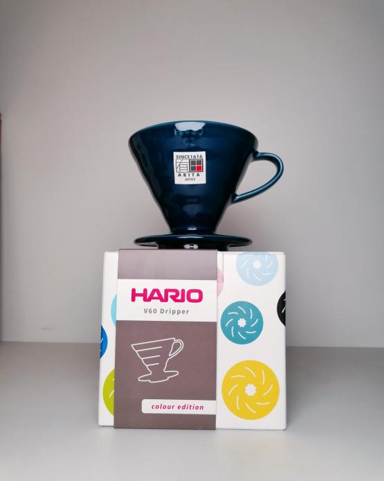 Hario V60 Dripper i mørkeblå keramik 02