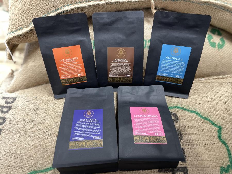 Kaffepakke med fem forskellige pakker 
